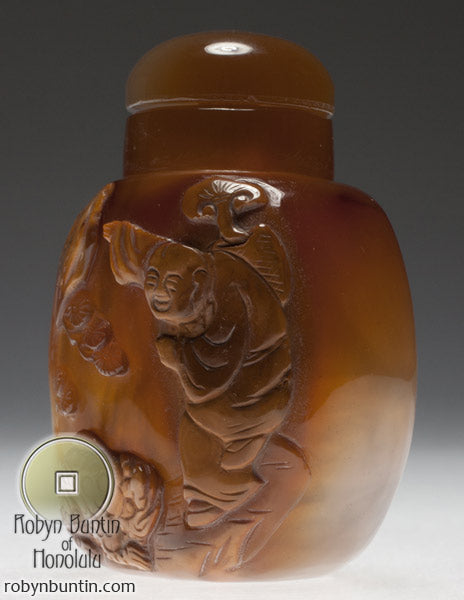 Item #17954: Suzhou Agate Liu Hai Snuff Bottle