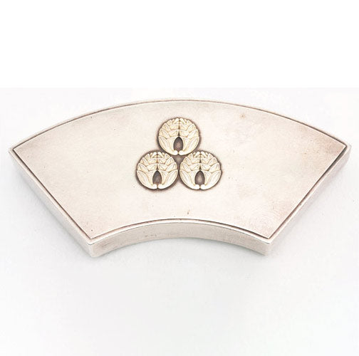 Fan Shaped Bonbonniere with Myoga mon