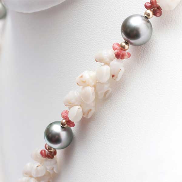 Uli Uli Ni'ihau Shell & Tahitian Pearl Lei