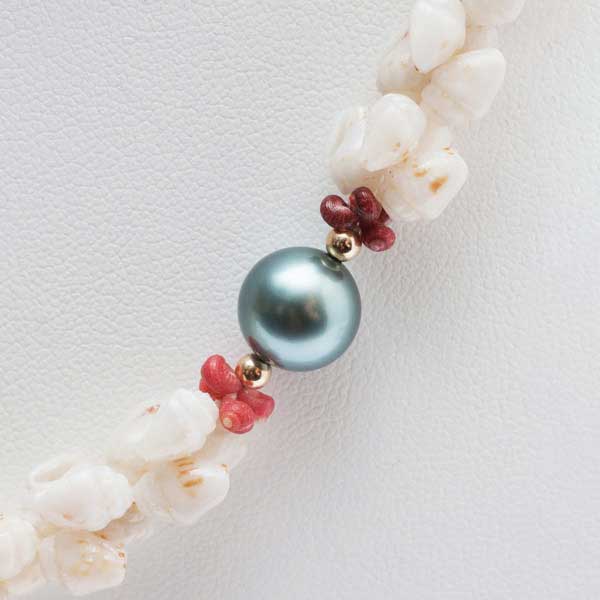 Uli Uli Ni'ihau Shell & Tahitian Pearl Lei