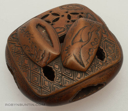 Item #16729: Zabuton Netsuke