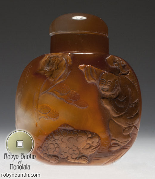 Item #17954: Suzhou Agate Liu Hai Snuff Bottle