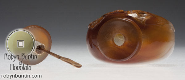 Item #17954: Suzhou Agate Liu Hai Snuff Bottle