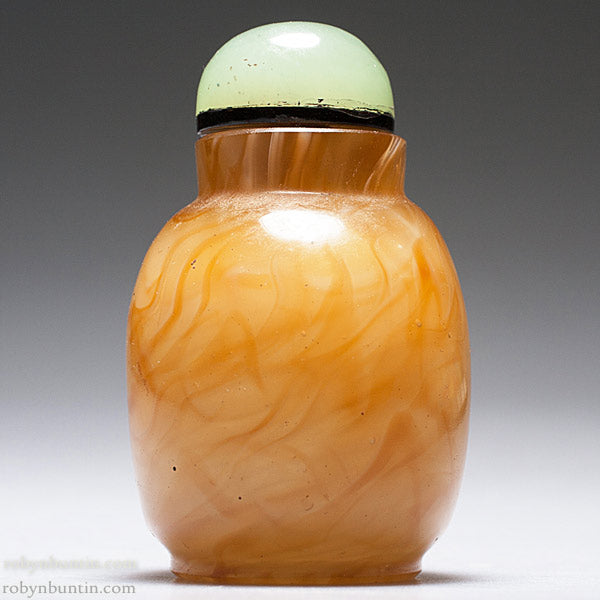 Item #19418: Agate Snuff Bottle with Jade Top