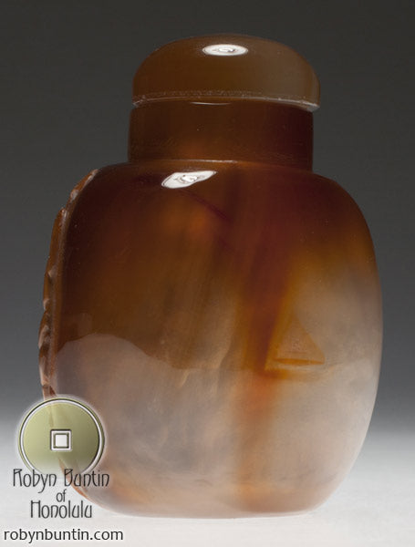 Item #17954: Suzhou Agate Liu Hai Snuff Bottle