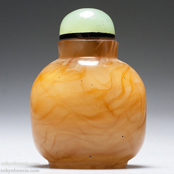 Item #19418: Agate Snuff Bottle with Jade Top